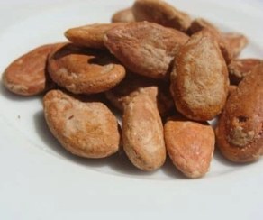 تصویر تخمه هندوانه لوکس تنوری - بسته بندی معمولی(مصرفی) / 100گرم 