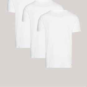 تصویر تی‌شرت‌های نخی یقه‌هفت مردانه - بسته ۳ عددی، سفید برند Tommy Hilfiger Men's 3 Pack V-Neck Cotton T-Shirts, White