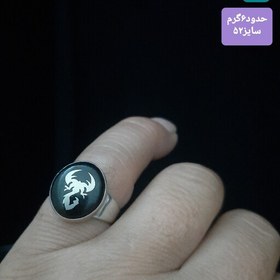 تصویر انگشتر نقره زنانه کد 111 طرح عقرب اسپرت سایز 52 وزن حدود 6 گرم نقره عالی و عیار 925 نگین مشکی بسیار زیبا با نقش عقرب 