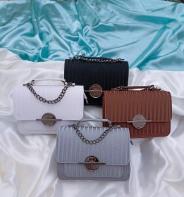 تصویر کیف زنانه پاسپورتی گوچی 