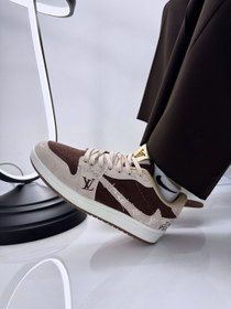 تصویر نایک ترویس (۳۷ تا ۴۰) 