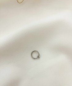 تصویر پرسینگ بینی استیل 