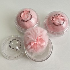 تصویر هایلایتر با پد پشمالویی صورتی 