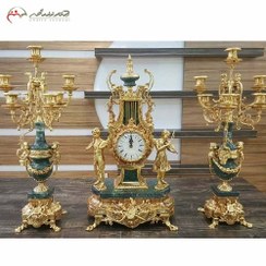تصویر ساعت شمعدان برنزی با سنگ سبز کار شده و رنگ طلایی چند لایه با ضمانت و کیفیت بی نظیر کد 450 