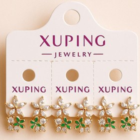 تصویر گوشواره طلایی گلدار نگین‌دار با برگ سبز 