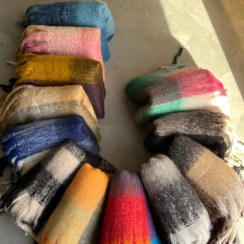 تصویر بیگ اسکارف چهارخانه رنگی 