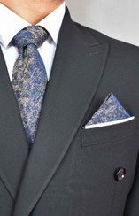 تصویر کراوات آبی طرح‌دار + پوشت مدل FALCON 