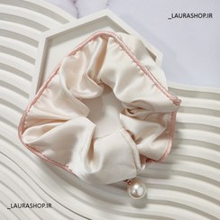 تصویر کش مو اسکرانچی ساتن گوی دار دخترانه و زنانه Scrunchy hair band with ball satin for girls and women