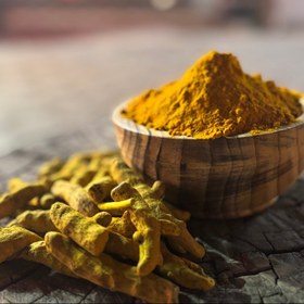 تصویر پودر زردچوبه هندی Indian turmeric powder