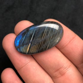 تصویر نگین لابرادوریت خاص و کمیاب با لابرادورنسی لیرزی و هاله ای Labradorite