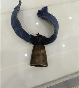 تصویر زنگ قدیمی برنجی زیبا 