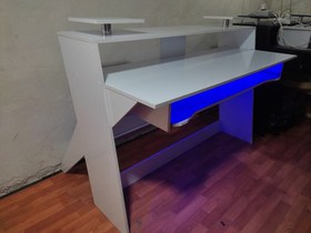 تصویر میز استودیوی مدل Svelto 