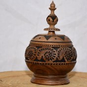 تصویر قندان چوب گردو با منبت طرح گل پیچ 
