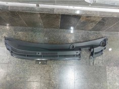 تصویر توری ابگیر زیر برف پاکن شیشه جلو برلیانس۲۳۰ 