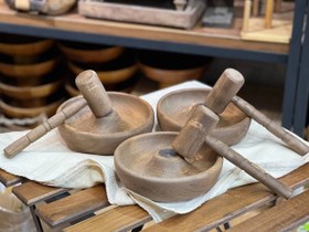 تصویر گردو شکن چوبی 