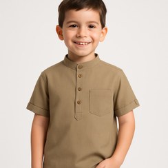 تصویر پیراهن آستین کوتاه پسرانه طرح پایون رنگ خاکی 