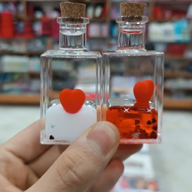 تصویر بطری معلق طرح LOVE 