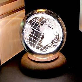 تصویر گوی کریستالی طرح کره زمین 