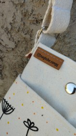 تصویر کیف پیاده روی طرح باغ 