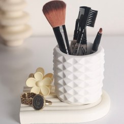 تصویر گلدان کوچک چند ضلعی سفید 