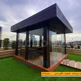 تصویر الاچیق چهارفصل با دیواره شیشه ای و کفپوش چوب پلاست (ابعاد5*5) 