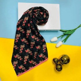 تصویر روسری مشکی گل گلی 