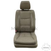 تصویر صندلی راننده و شاگرد کروز 