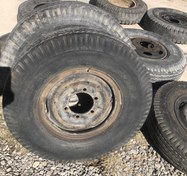 تصویر لاستیک کارکرده نیسان سایز 700/16 با رینگ و تیوب 
