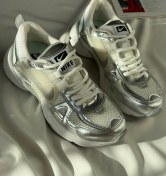 تصویر کتونی v2k 