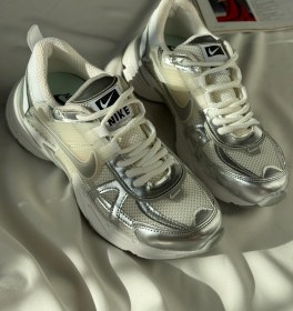 تصویر کتونی v2k 