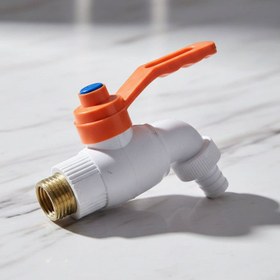 تصویر شیر پلاستیکی مغزی برنجی سایز ۱/۲ 