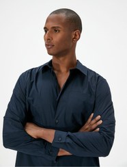 تصویر پیراهن آستین بلند یقه کلاسیک دکمه دار با جزئیات 