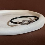 تصویر دستبند زنانه استیل مدل چرم نگین دار 