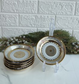 تصویر زیر استکان طلایی 