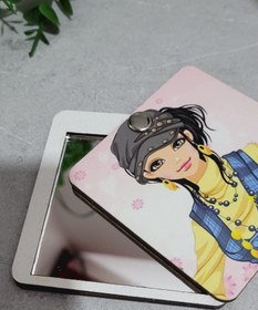 تصویر آینه جیبی چوبی 
