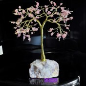 تصویر درخت زندگی رز کوارتز بر بستر رز کوارتز خراسان 