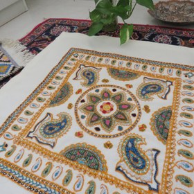 تصویر رومیزی پته دوزی سفید پته دوزی اصیل سنتی