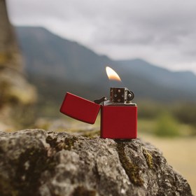 تصویر فندک اورجینال بنزینی زیپو مدل Zippo 233 Zippo 233ZL RED MATTE