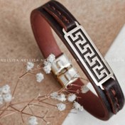 تصویر دستبند چرم مردانه با پلاک نقره طرح ورساچ 