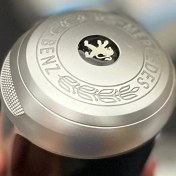 تصویر جاسیگاری چراغدار خودرو در ۳طرح - پژو مشکی 