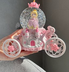 تصویر گوی موزیکال چراغدار طرح کالسکه_دکوری فانتزی و مناسب هدیه 