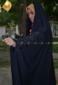 تصویر چادر جده گلدوزی طرح پیچک 