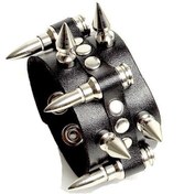 تصویر دستبند اسپایکی طرح تیر 