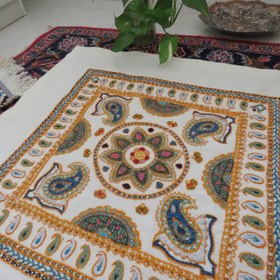 تصویر رومیزی پته دوزی سفید پته دوزی اصیل سنتی