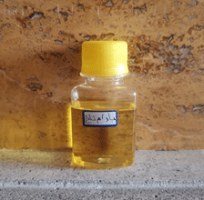 تصویر روغن بادام تلخ 