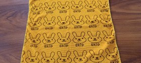 تصویر دستمال کارتی خرگوش رنگ زرد خردلی 