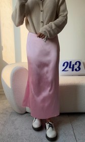 تصویر دامن ساتن صورتی 