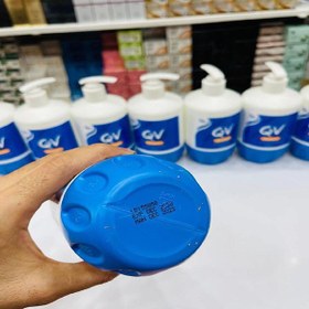 تصویر کرم مرطوب کننده کیووی مقدار 500 گرم مرطوب کننده و آبرسان کیووی-QV مدل کرم مرطوب کننده کیووی مرطوب‌کننده