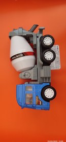 تصویر ماشین اسباب‌بازی موزیکال بتن ریز 