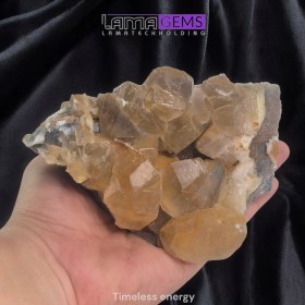 تصویر رمبوئدر هرم طلایی 